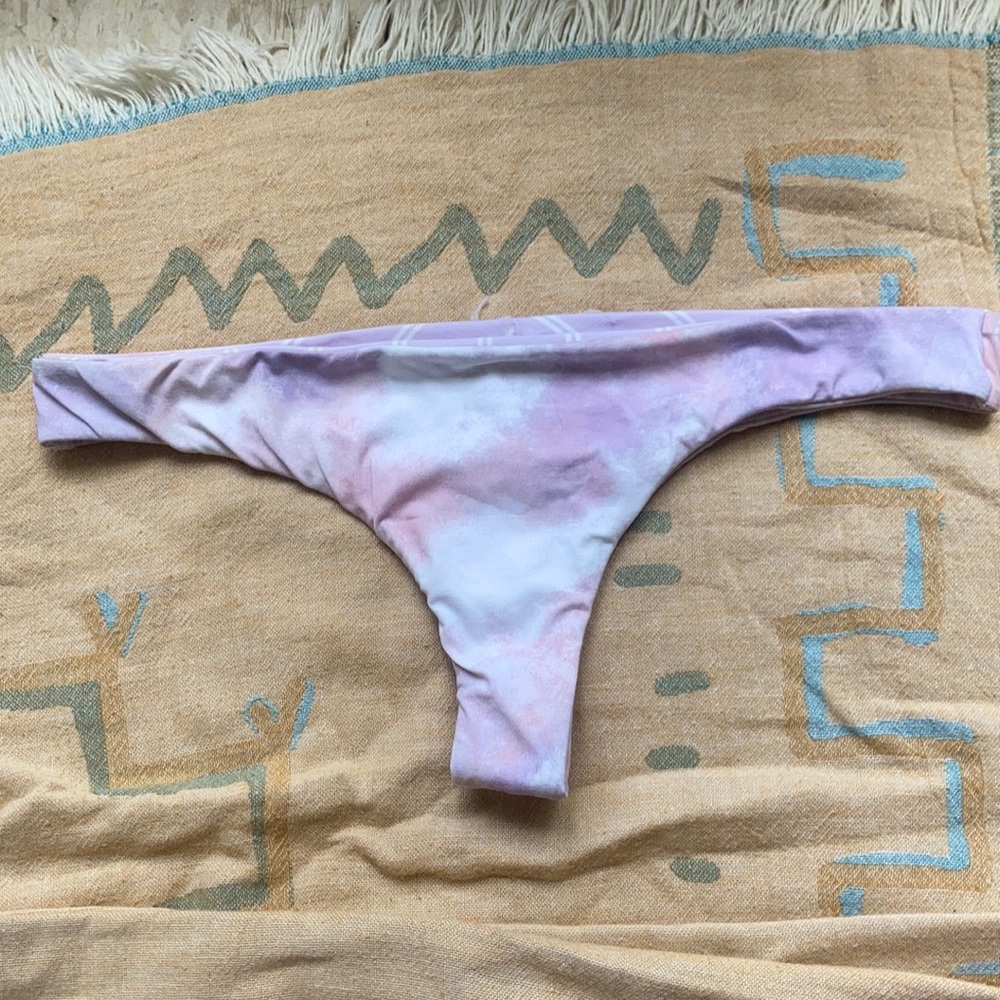 Thong bikini